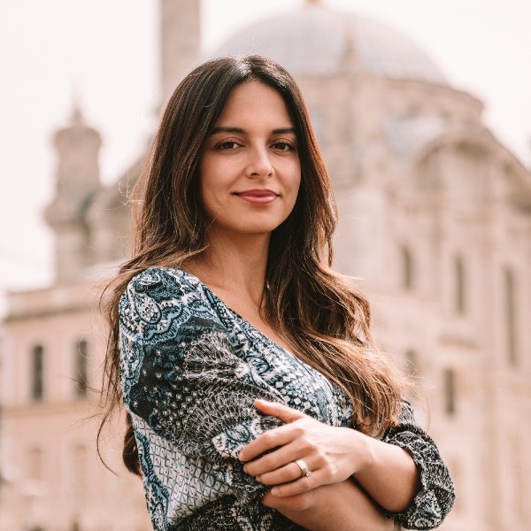 Catarina Mello | Professional Traveler